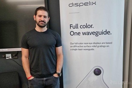 Un físico correntino desarrolla tecnología para la fabricación de lentes con realidad aumentada
